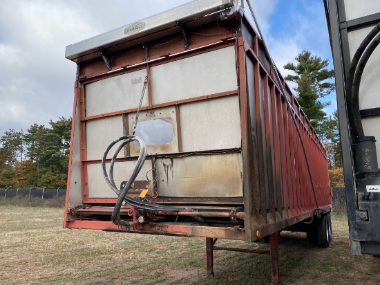 2010 Meyer Boss 9136RT Silage Trailer (Title in Delay)