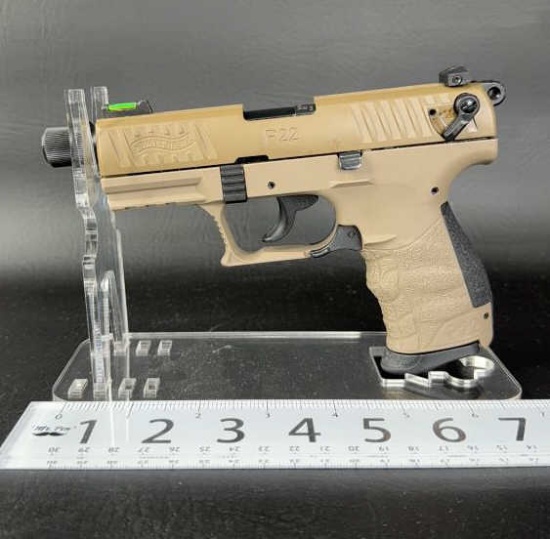 Walther P22 22LR Pistol, has 2 mags, hard case