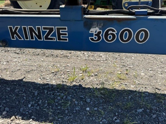 Kinze 3600, 16-Row, 30" Planter
