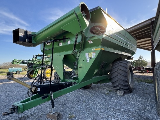 J and M 1051 Grain Cart