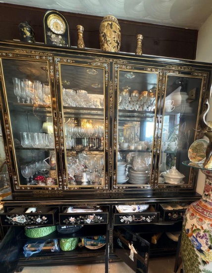 Dining room Hutch