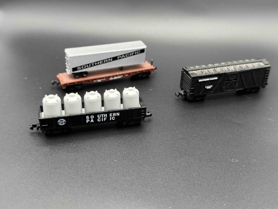 Southern Pacific Model Train Cars