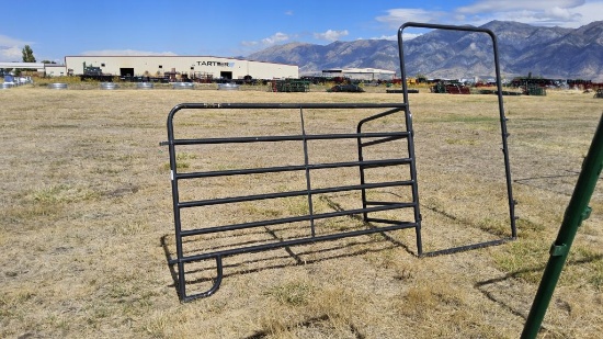 QTY (1)- 6ft x 6ft Gray Walk Thru Gate