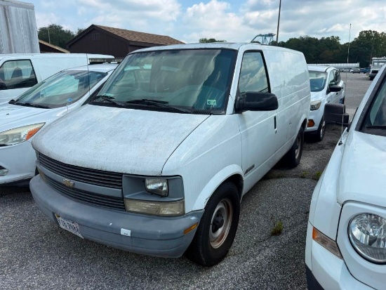 2000 Chevrolet Van (INOPERABLE)