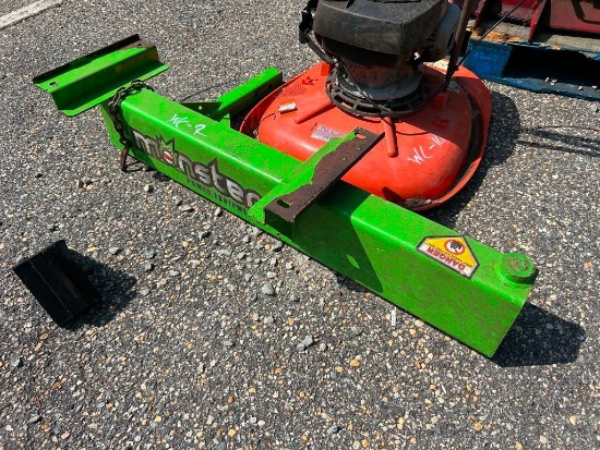 Little Monster Leaf Vac Hitch Mount