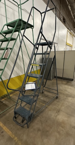 8 Ft Rollling Stairs