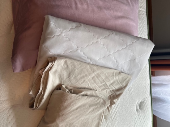 Xl Twin Bedding (1of2)