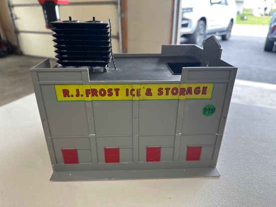 Toytrain Accessories-r.J.Frost Ice And Storage Building