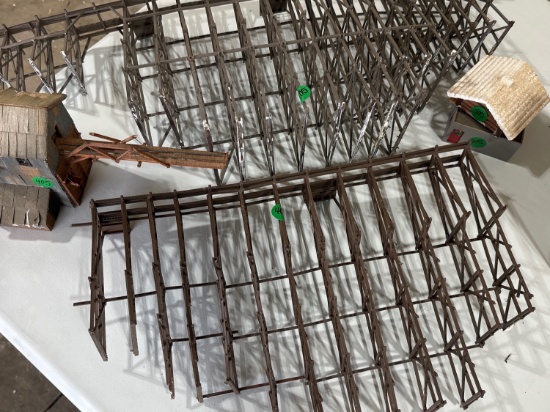 Model Train Set Accessorites-bridge Pieces, Small Depot