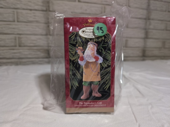 Hallmark 1999 The Toymakers Gift Club Membership Ornament