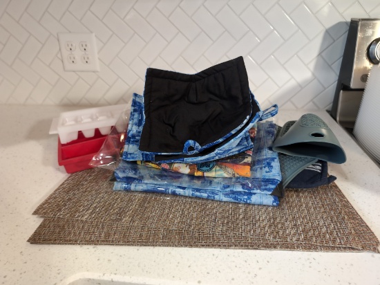 Misc Kitchenware-place Mats, Ice Trays, Ect