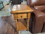 End Table/accent Table