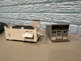 Ho Scale Vintage Storefronts - White Hut & The Hinky Dink