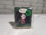 Hallmark 1999 Snowy Surprise Miniature Ornament Club Exclusive