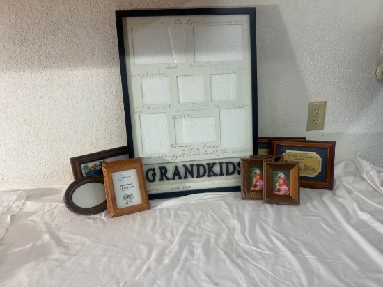 GRANDKIDS Collage Frame Set with Assorted Picture Frames