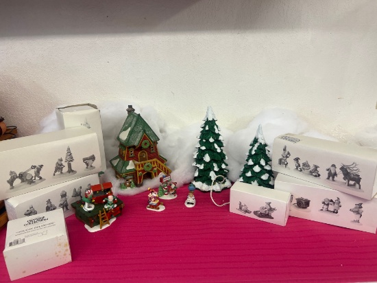 Heritage Collection Department 56 Christmas Village Figurines & Accessories
