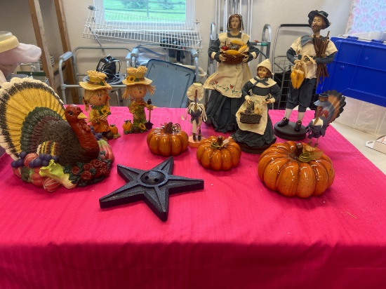 Thanksgiving Figurines & Fall Decor