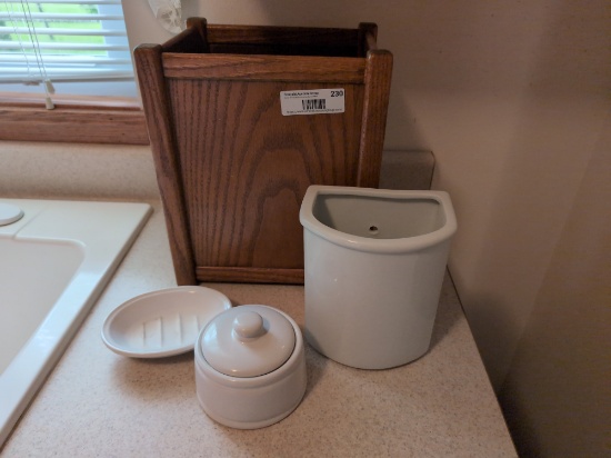 Oak Trash Bin and Bathroom Soap Dish Sets