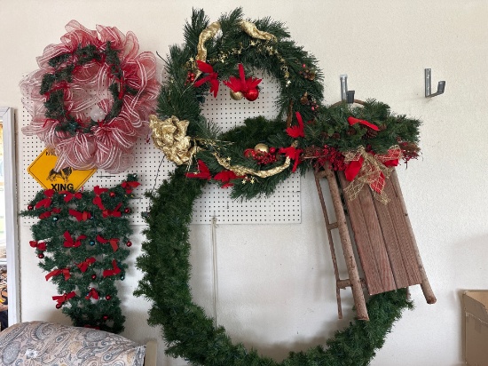 Holiday Wreath & Sled Decor Lot