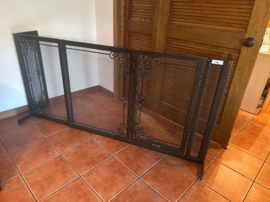 Decorative 3-panel Wrought Iron Fireplace Screen