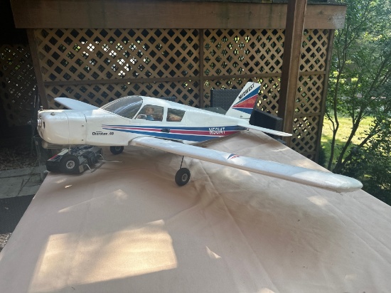 Vintage Rc Midwest Cherokee .40 Scale Model Airplane