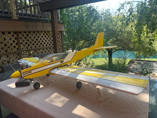 Rc Goldberg Tiger 40 Model In Yellow/white Scheme With Pilot Figure And Saito Fa-80 Engine.