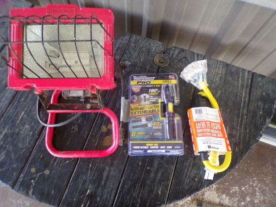 OUTDOOR LIGHT, FLASHLIGHT & EXTENSION CORD