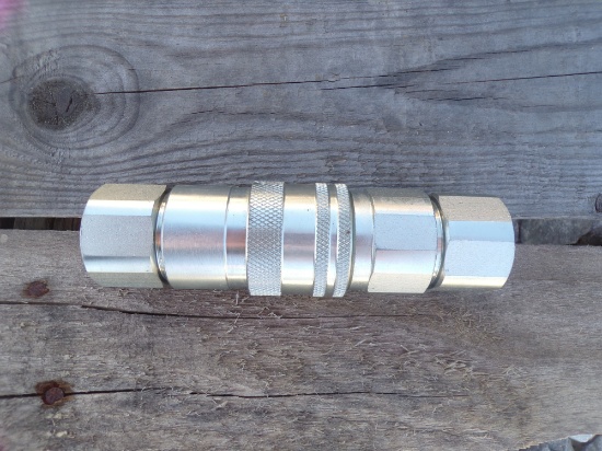 BRAND NEW HYDRAULIC COUPLER MALE AND FEMALE