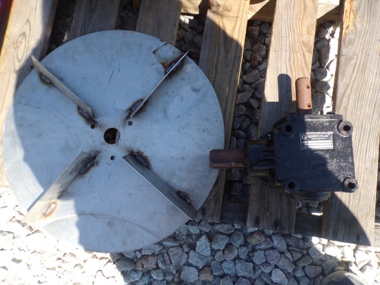 PTO SPREADER GEARBOX W/ SPINNER