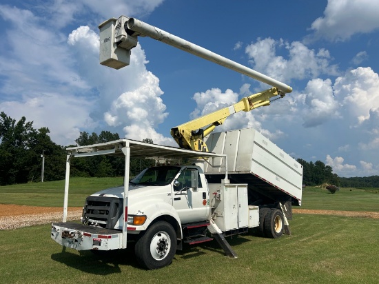 2004 Ford F-750 Bucket Truck