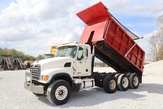 2007 MACK CV713 TRI-AXLE DUMP TRUCK