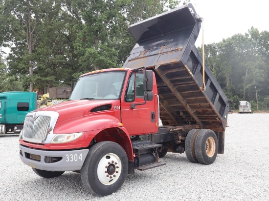 2016 INTERNATIONAL 7400 DUMP TRUCK
