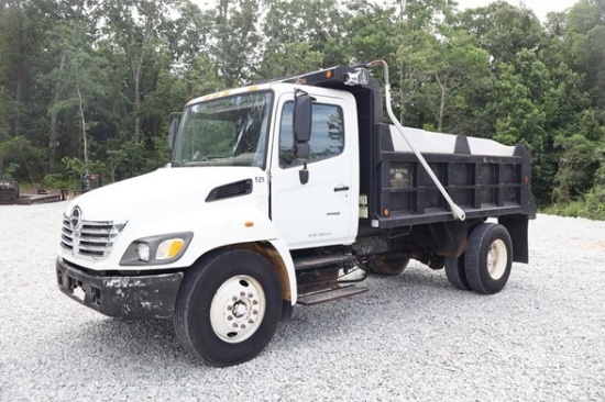 2005 HINO 268 SINGLE AXLE DUMP TRUCK