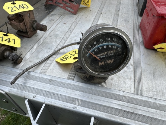 M&W Pyrometer (has wire cut)