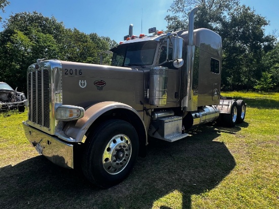 2012 Peterbilt 389 Sleeper