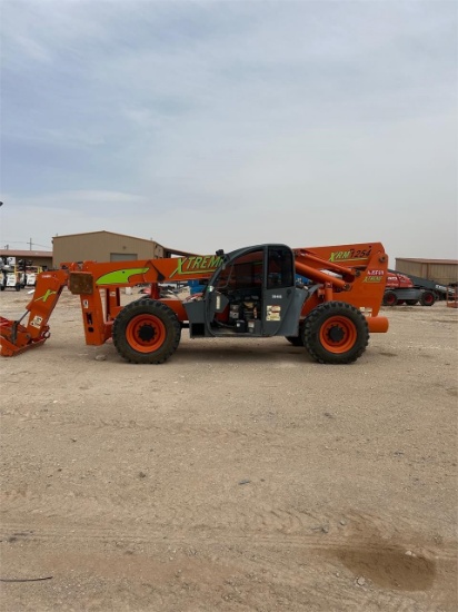 2007 XRM 1254 Extendible Forklift 216