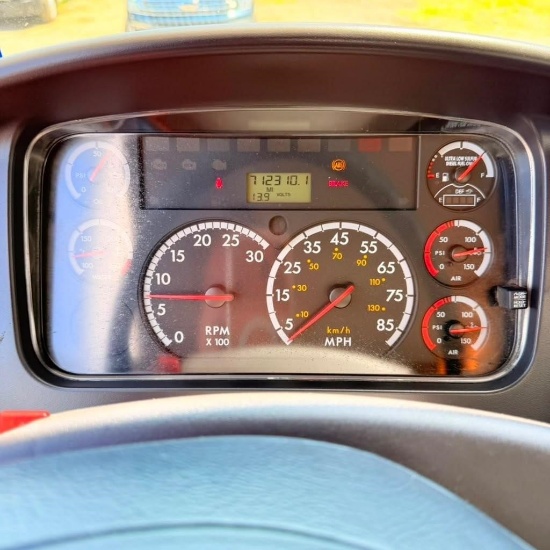 2014 Freightliner M2