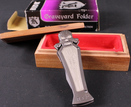 LNIB "Graveyard Folder" Folding Knife (KTB)
