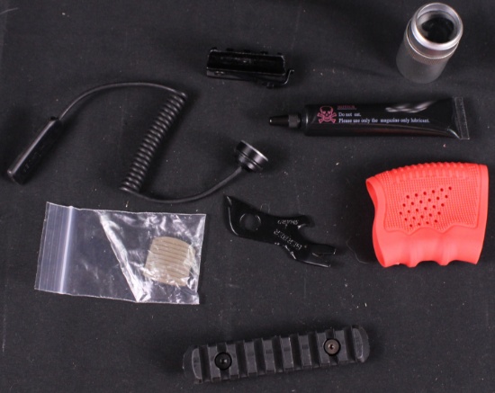 Group Lot: Airsoft Pistol Accessories (HHD)