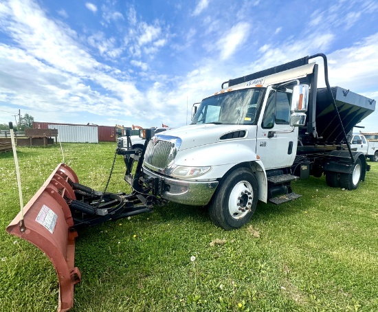 2004 International 4300 DT466 Hook Truck