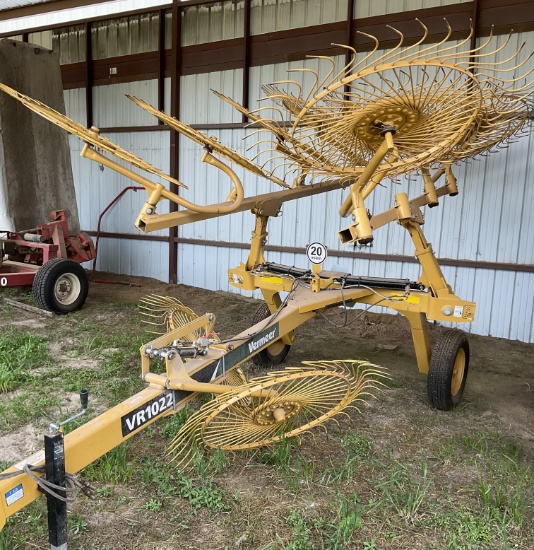 12 wheel Vermeer Hay Rake