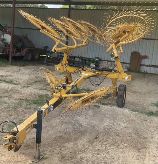 Vermeer 10 wheel hay rake