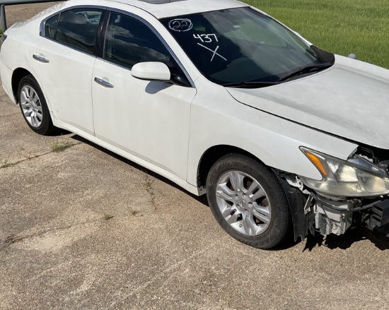 Nissan maxima