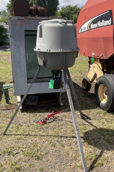 Deer feeder