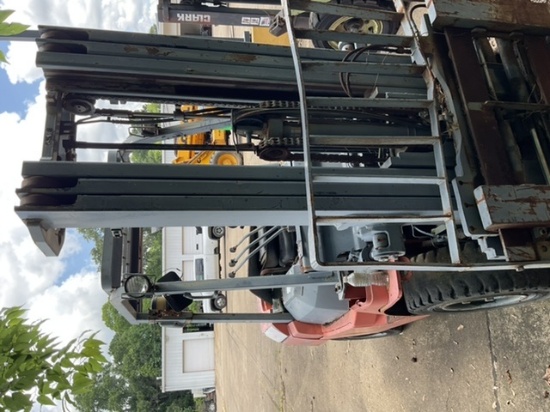 Fork lift