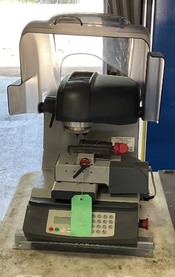 Digital key engraver