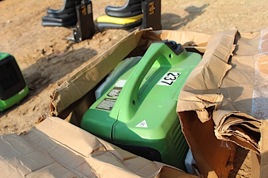 ESI 2600I Generator