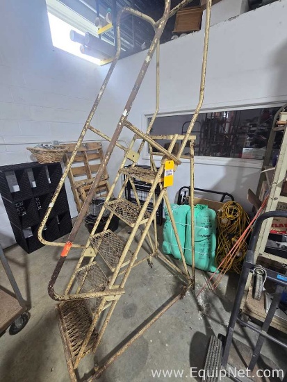 6-step Rolling Safety Ladder