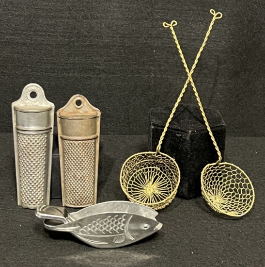 Assorted Group of 5 Vintage Primitive Kitchen Tools and Molds