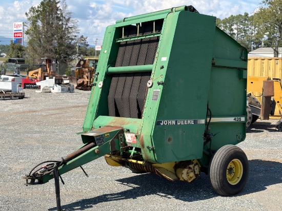 John Deere 435 Baler